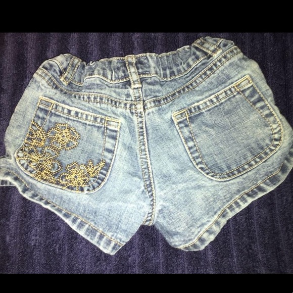 Old Navy Jean shorts 4T adjustable - Picture 2 of 4